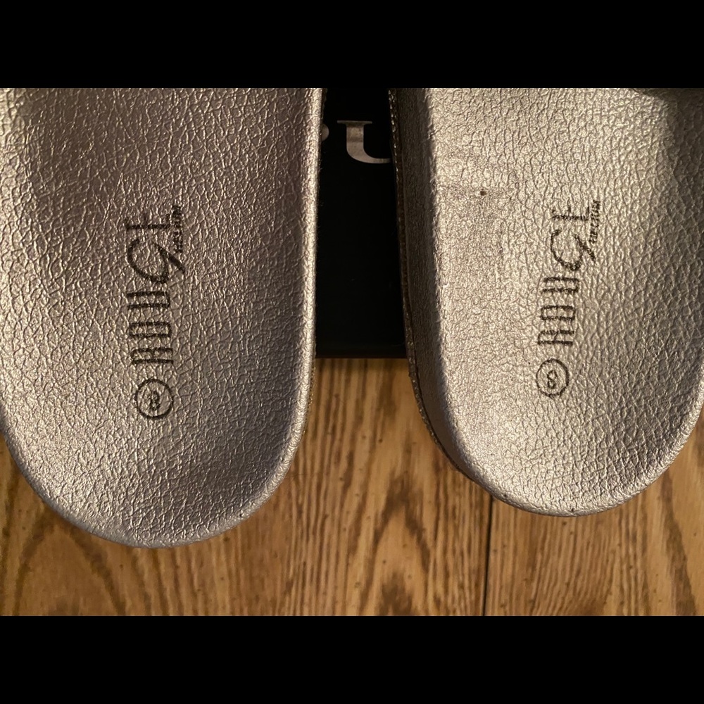 Slides - Picture 4 of 4